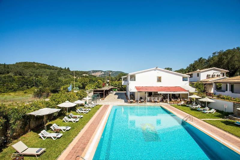 Paradise Inn Liapades Corfu Экстерьер фото